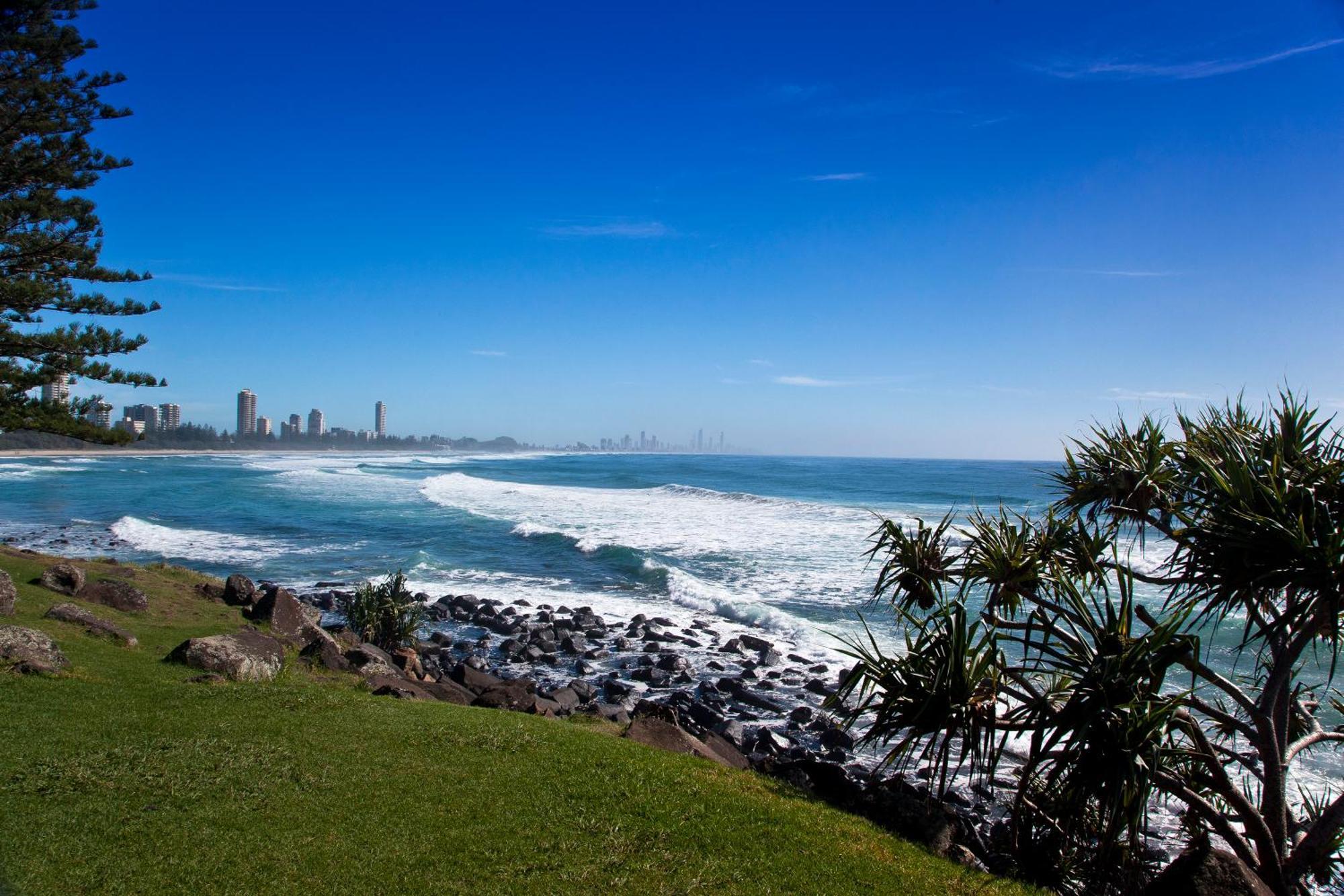 Oceanside Cove Aparthotel Gold Coast Exterior photo