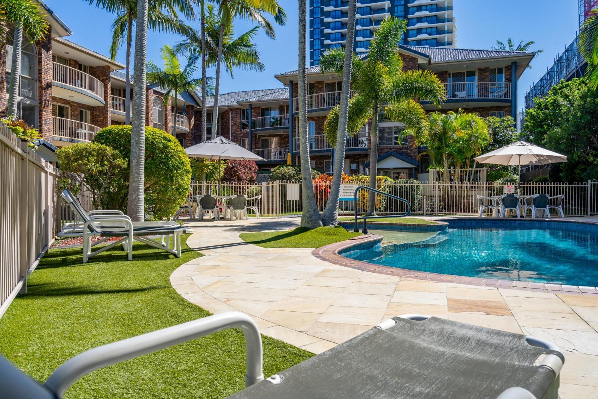 Oceanside Cove Aparthotel Gold Coast Exterior photo