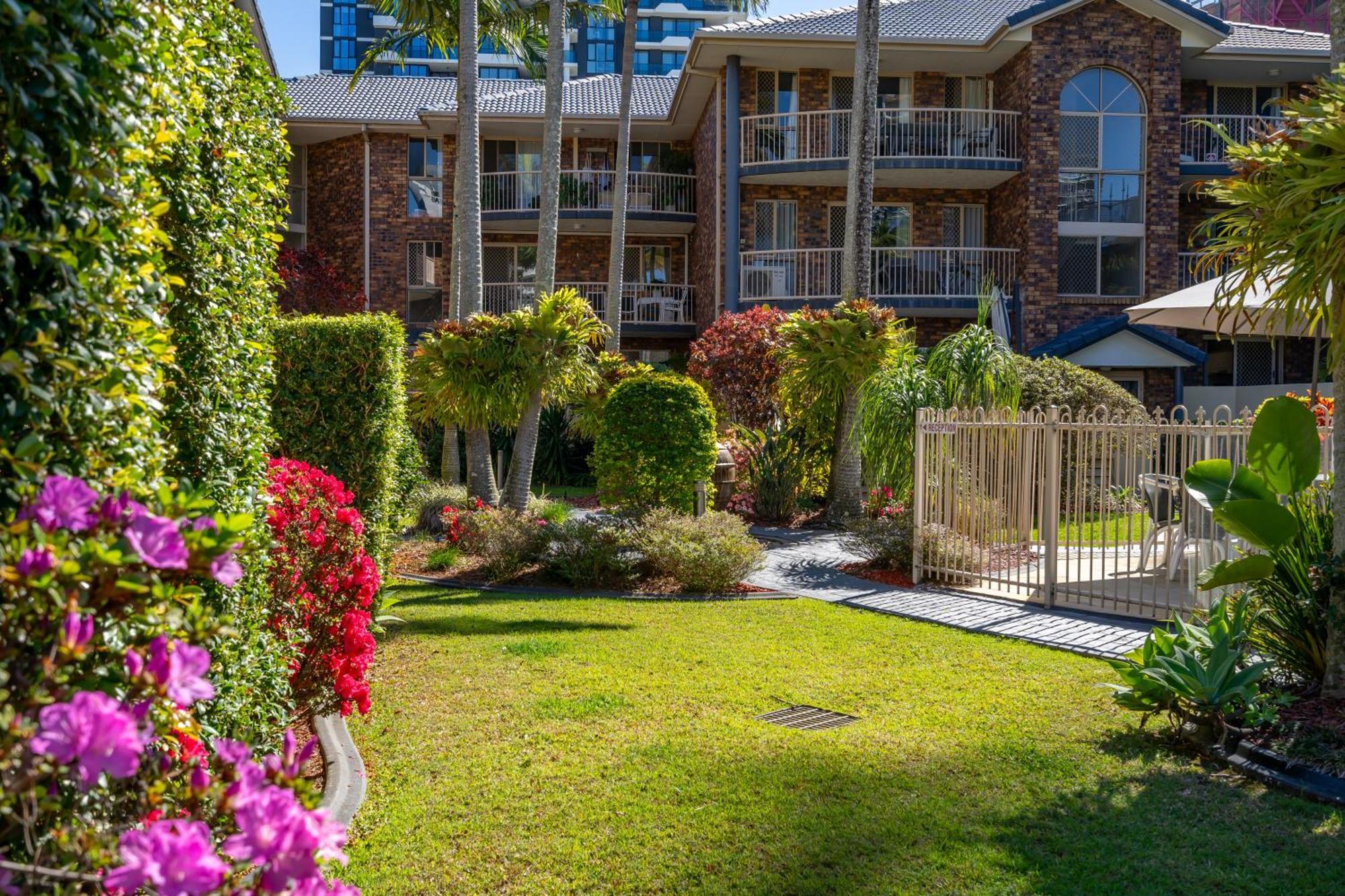 Oceanside Cove Aparthotel Gold Coast Exterior photo