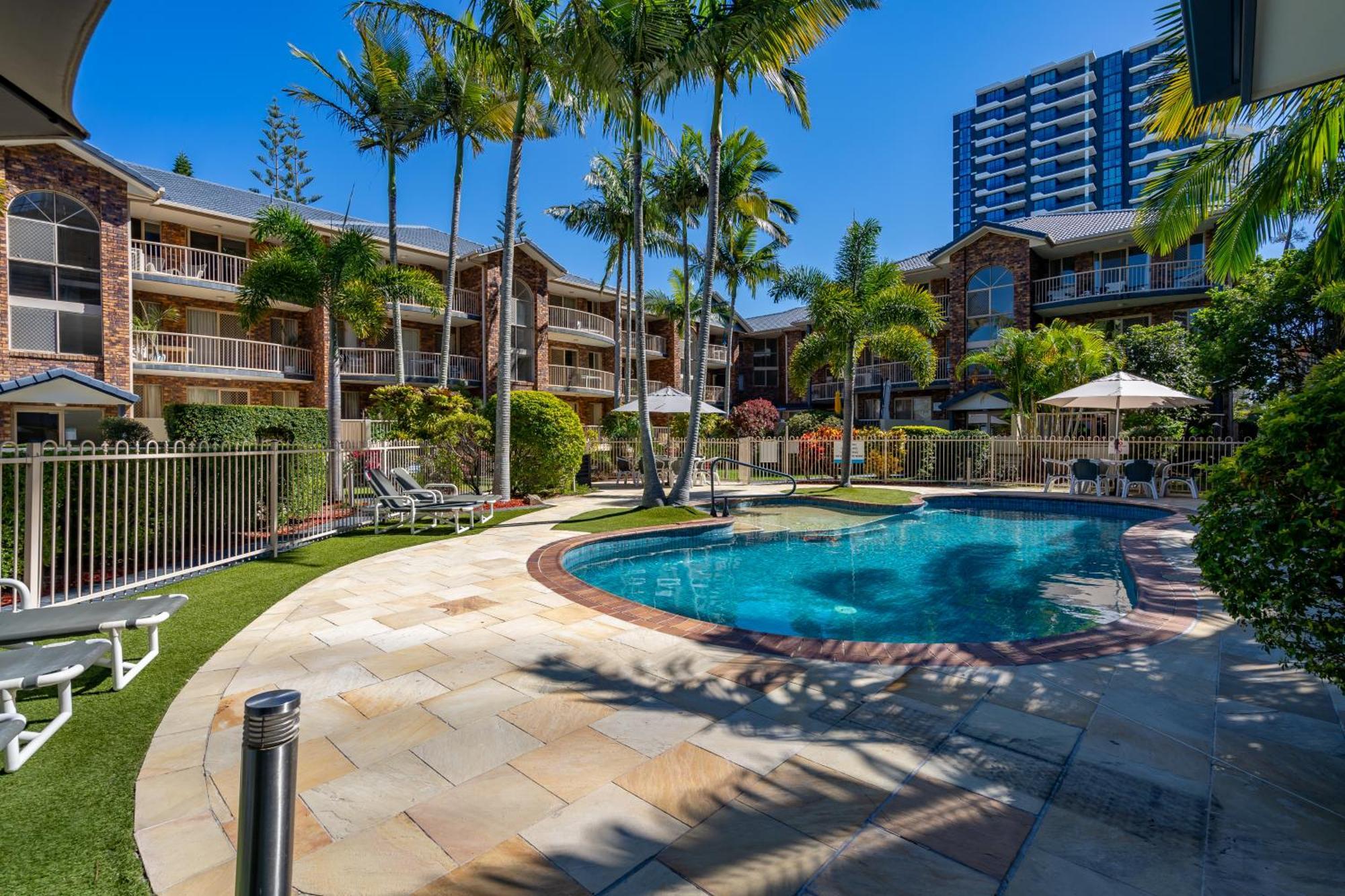 Oceanside Cove Aparthotel Gold Coast Exterior photo